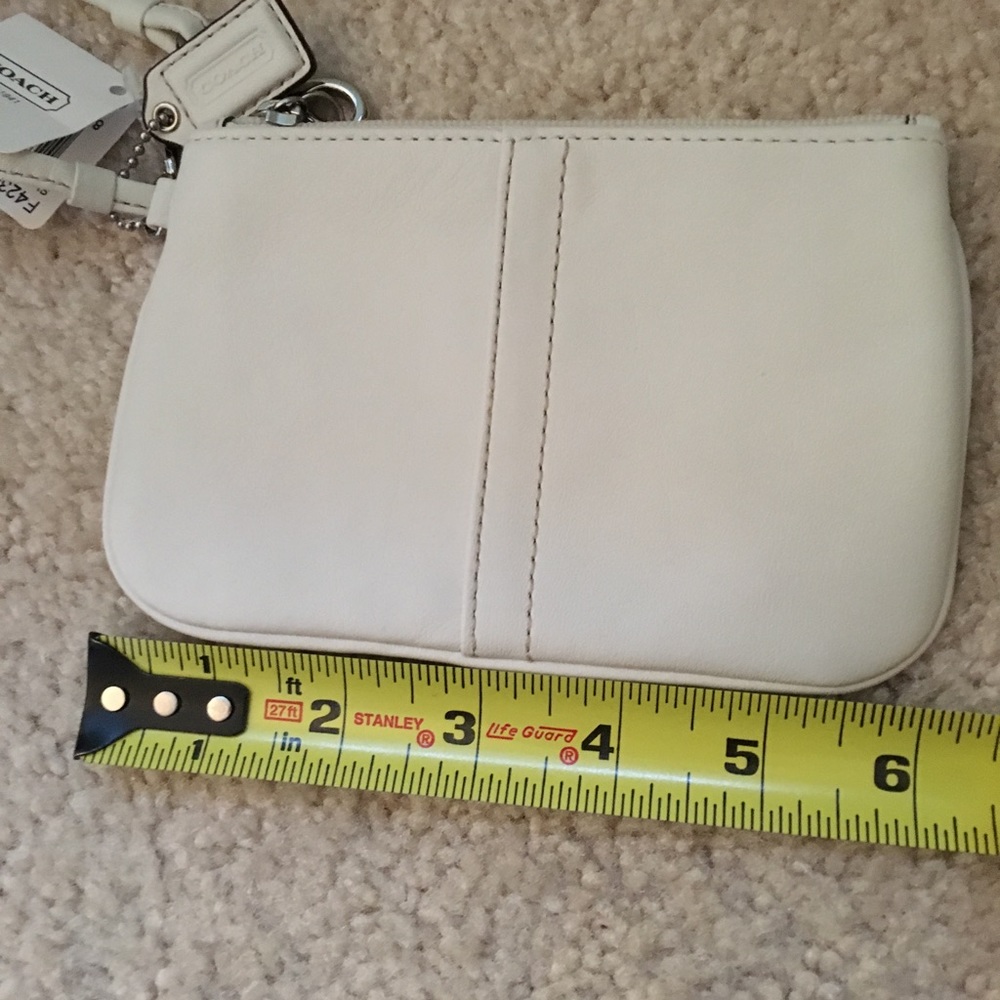 White leather Coach wristlet - Picture 6 of 6